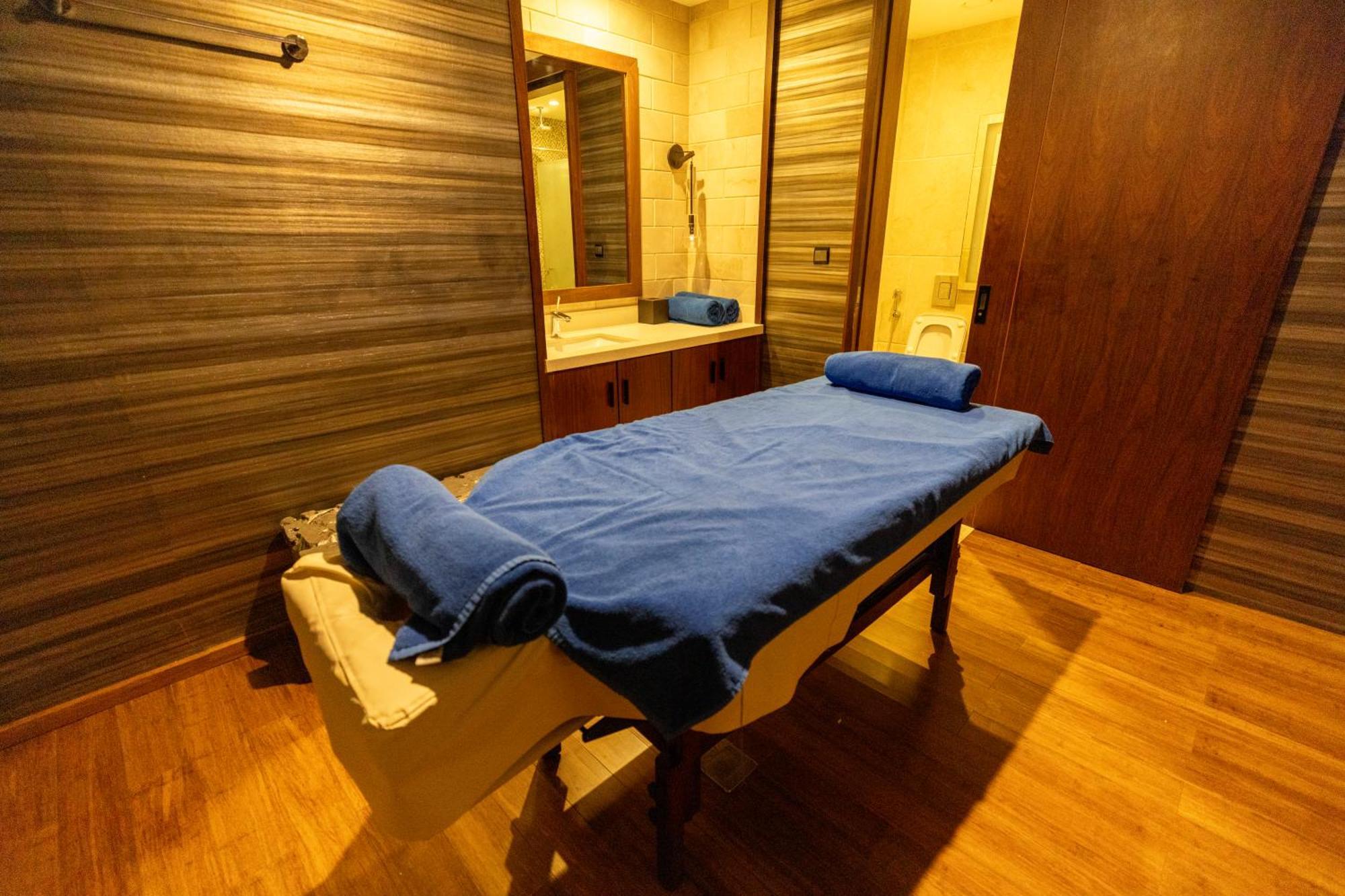 Millennium Resort Salalah Zewnętrze zdjęcie Massage table