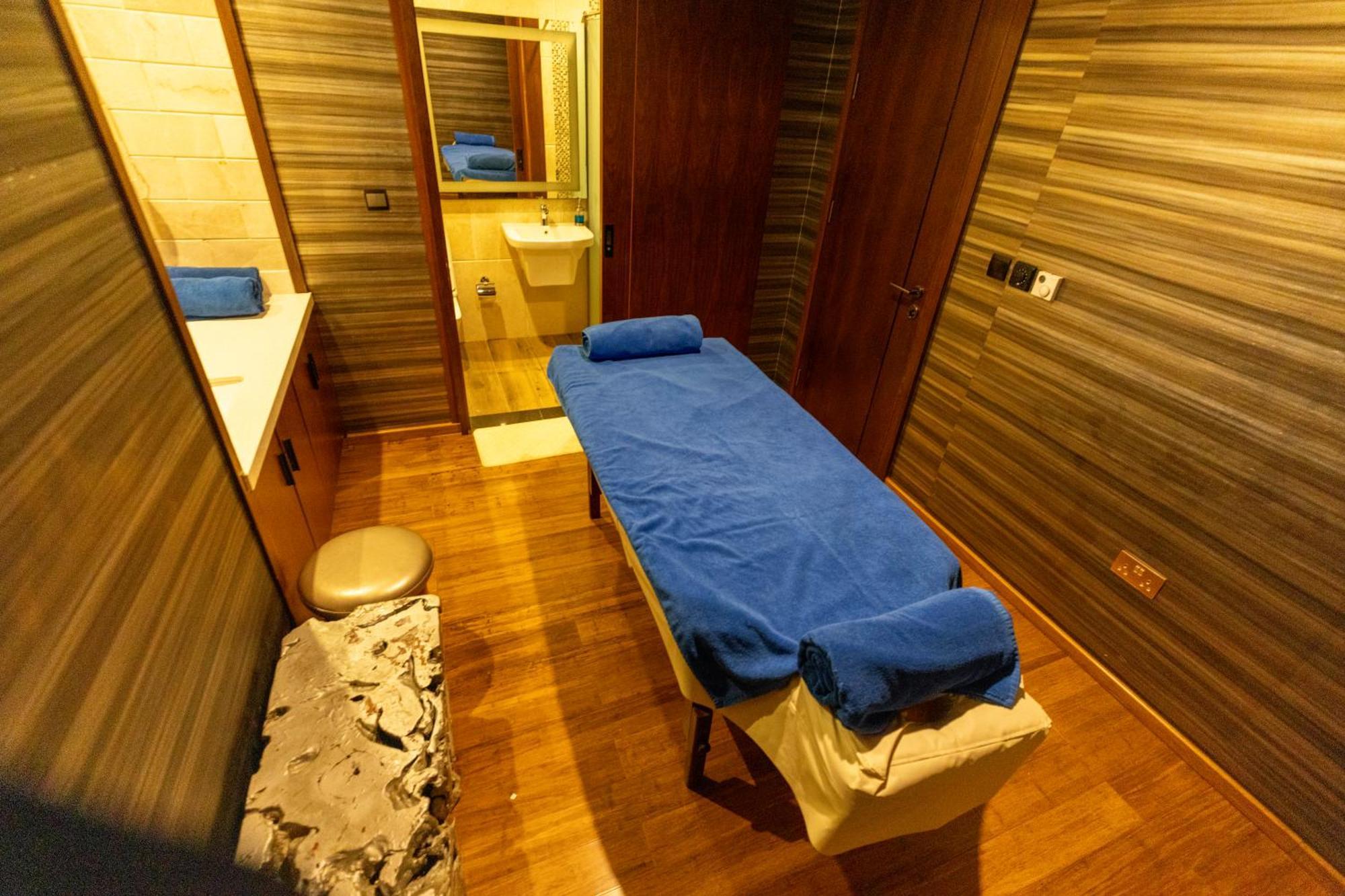 Millennium Resort Salalah Zewnętrze zdjęcie Massage bed
