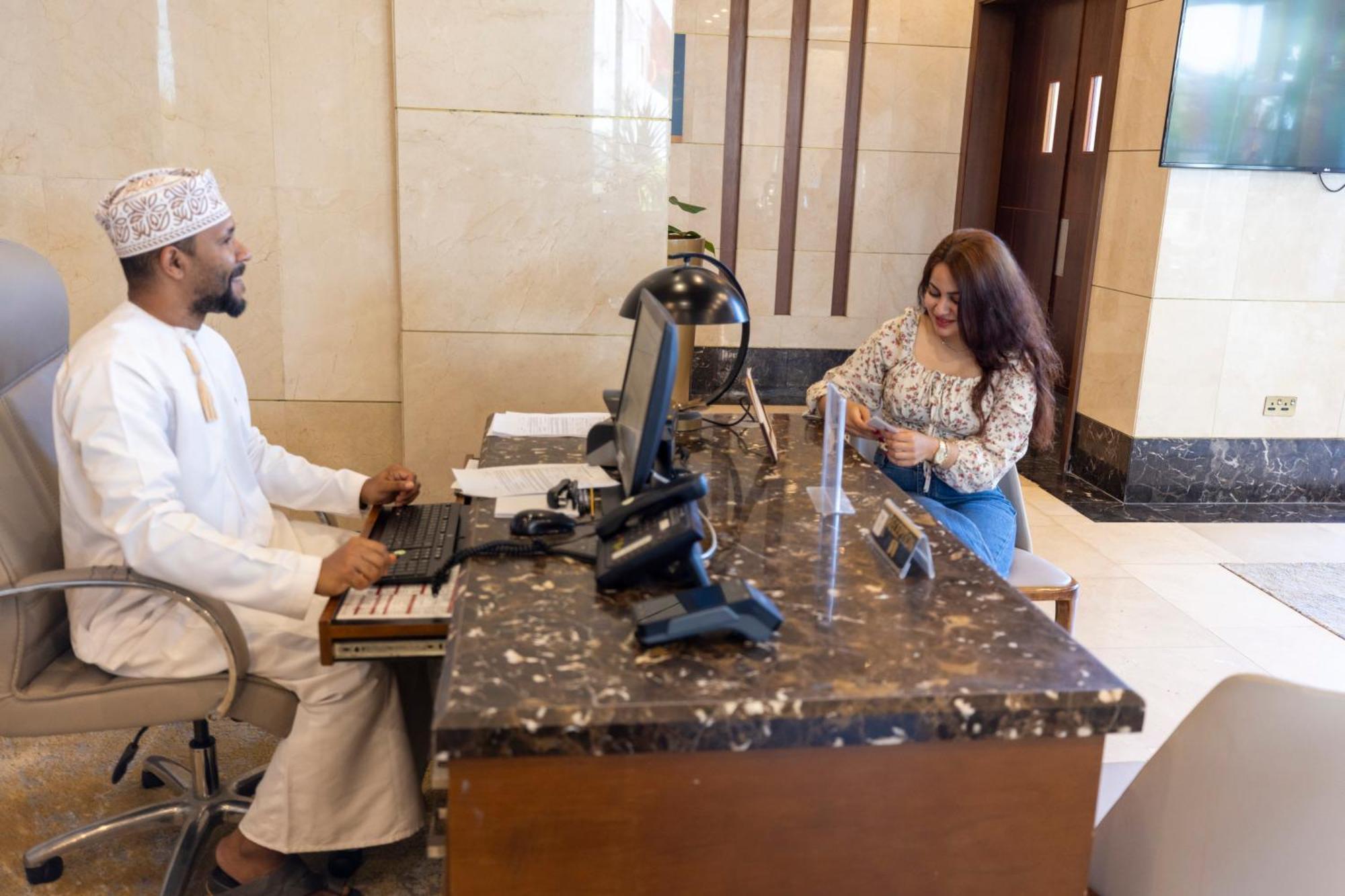 Millennium Resort Salalah Zewnętrze zdjęcie A hotel receptionist in Oman