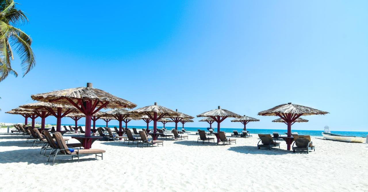 Millennium Resort Salalah Zewnętrze zdjęcie The beach at the Kempinski Hotel, Muscat